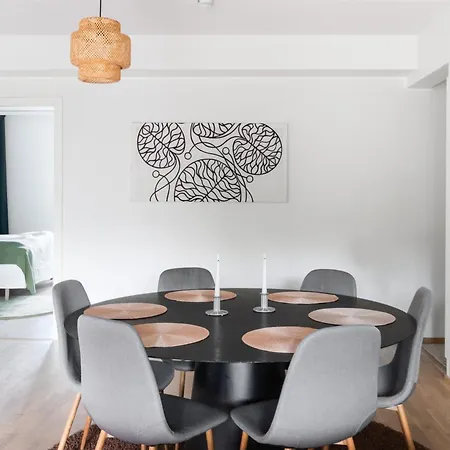 شقة Cosy Family With Parking, Sauna And Balcony