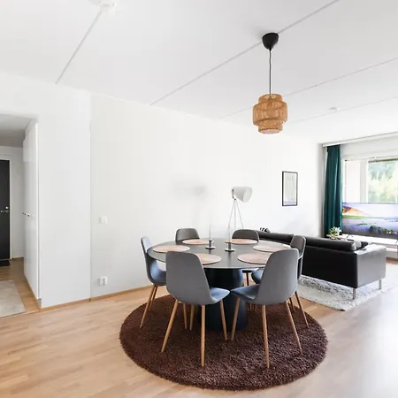 Cosy Family With Parking, Sauna And Balcony شقة